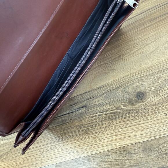 L.L. Bean Large Brown Clutch Wallet Leather Passport 9" x 5" Credit Card Coin - Picture 6 of 6